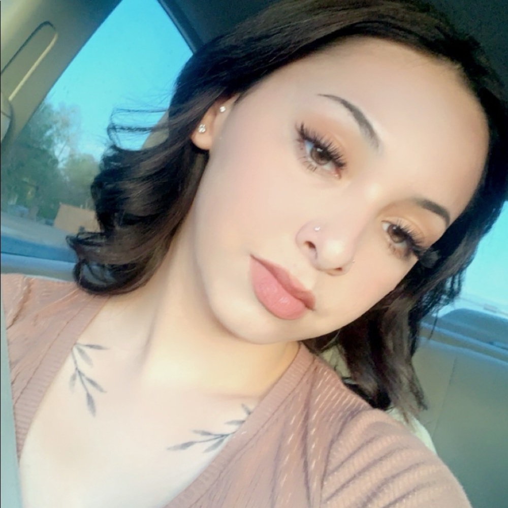 Meet your Posher, Kacie